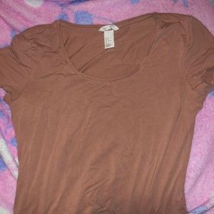 tan tshirt